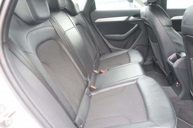 Audi Q3  2.0 TDI S line