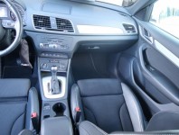 Audi Q3  2.0 TDI S line