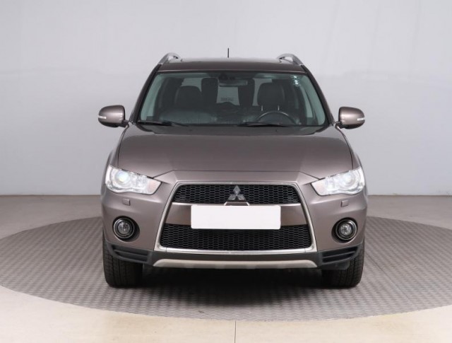 Mitsubishi Outlander  2.2 DI-D Invite