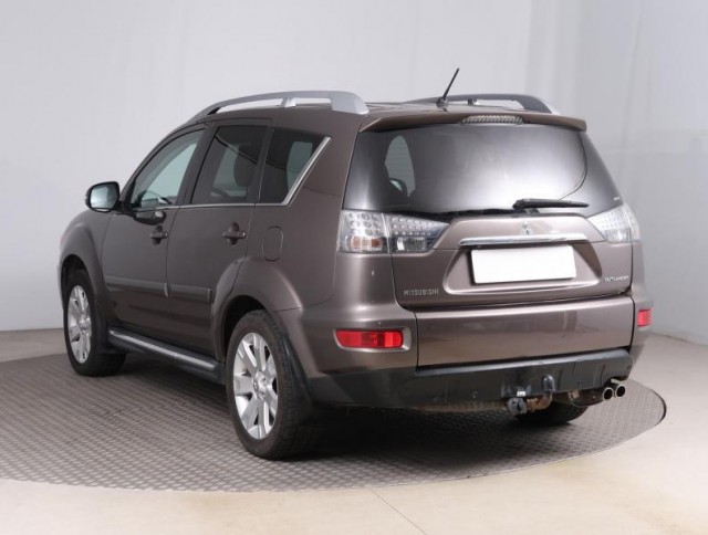 Mitsubishi Outlander  2.2 DI-D Invite