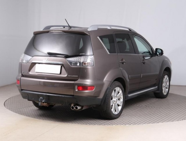 Mitsubishi Outlander  2.2 DI-D Invite