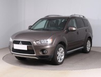 Mitsubishi Outlander  2.2 DI-D Invite