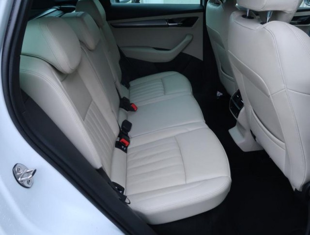 Škoda Karoq  1.5 TSI 