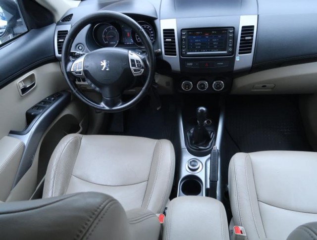 Peugeot 4007  2.2 HDI 
