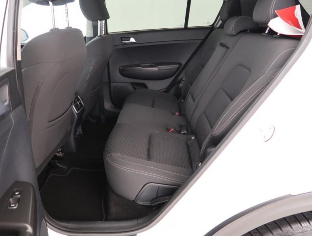 Kia Sportage  2.0 CRDi 