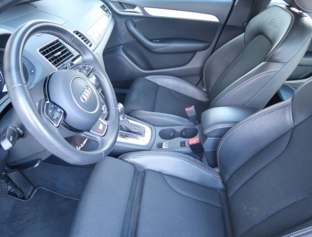 Audi Q3  2.0 TDI S line