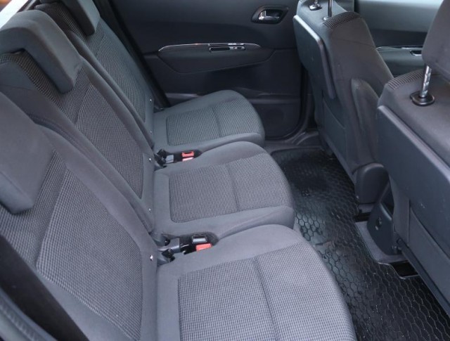 Peugeot 5008  1.6 HDi 