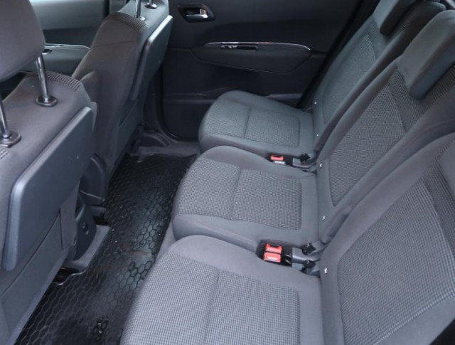 Peugeot 5008  1.6 HDi 