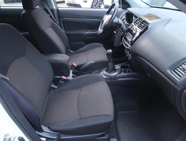 Mitsubishi ASX  1.6 MIVEC 