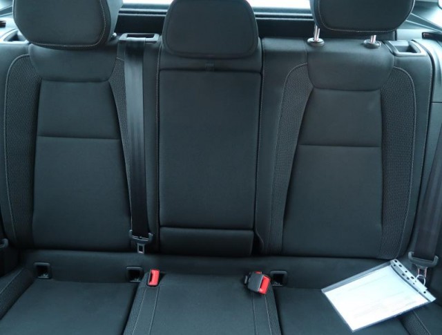 Škoda Karoq  1.5 TSI Fresh