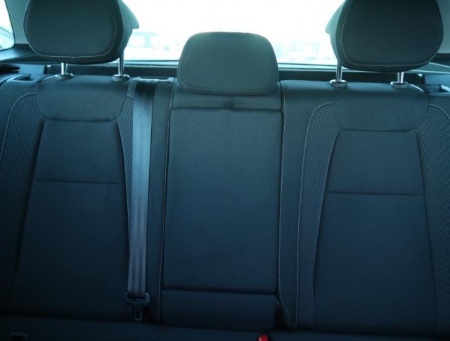 Škoda Karoq  1.5 TSI Fresh