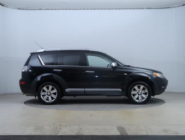 Mitsubishi Outlander  2.2 DI-D 