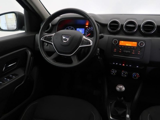 Dacia Duster  1.6 SCe Essential