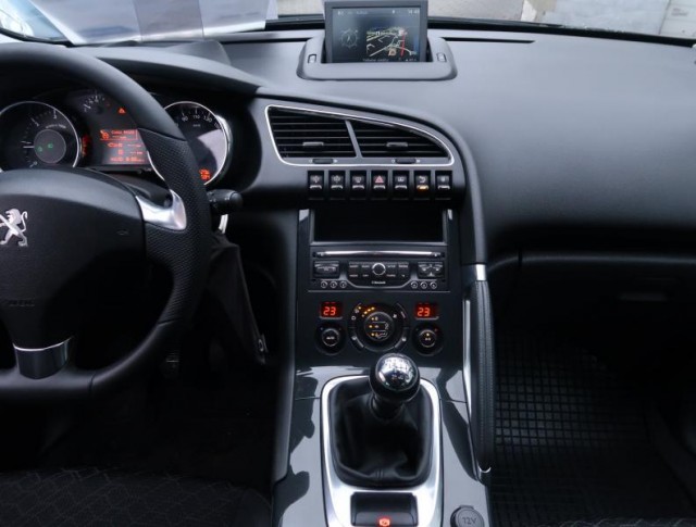 Peugeot 3008  2.0 HDi 