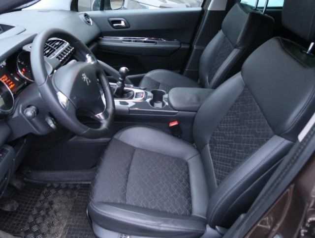 Peugeot 3008  2.0 HDi 