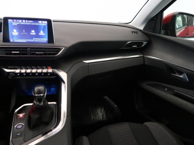 Peugeot 3008  1.5 BlueHDi 