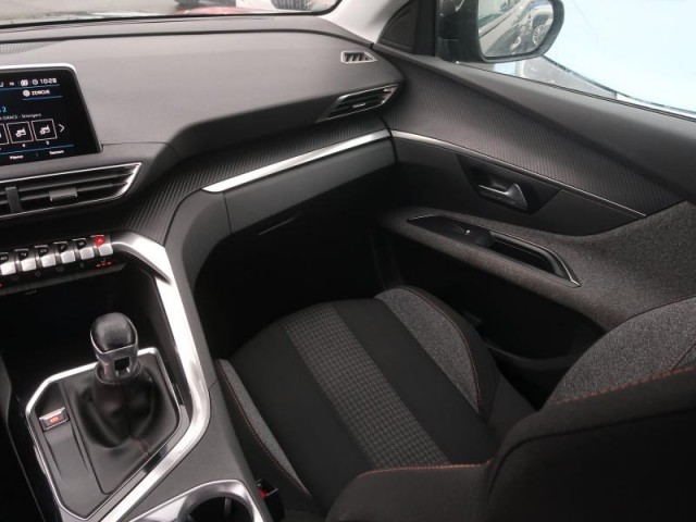 Peugeot 3008  2.0 BlueHDi Premium