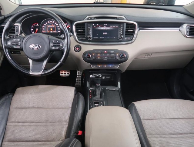 Kia Sorento  2.2 CRDi 