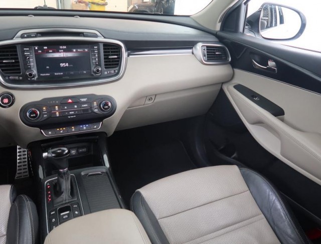 Kia Sorento  2.2 CRDi 