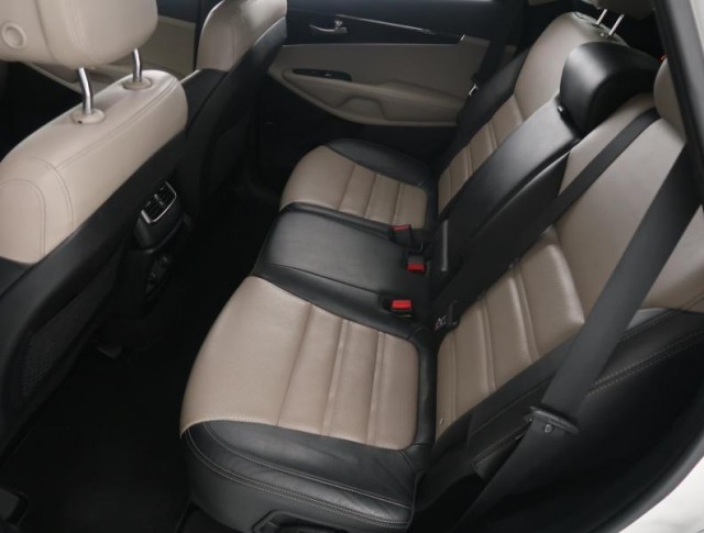 Kia Sorento  2.2 CRDi 