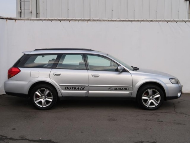 Subaru Outback  2.5 i 