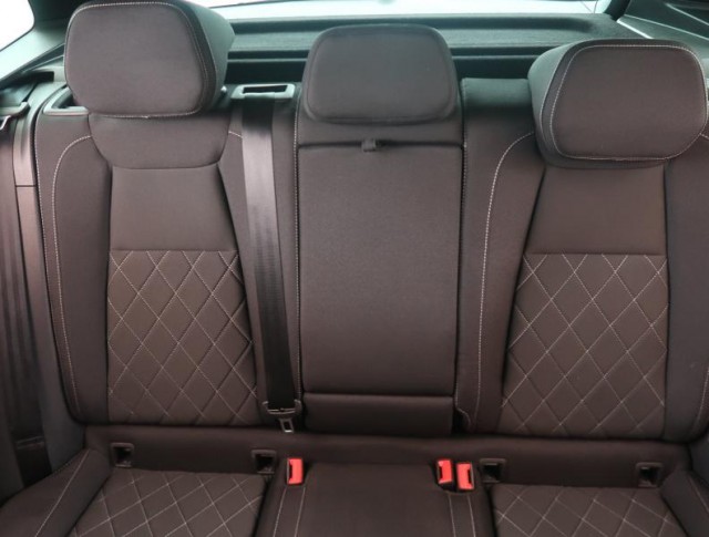 Škoda Karoq  1.5 TSI Sportline