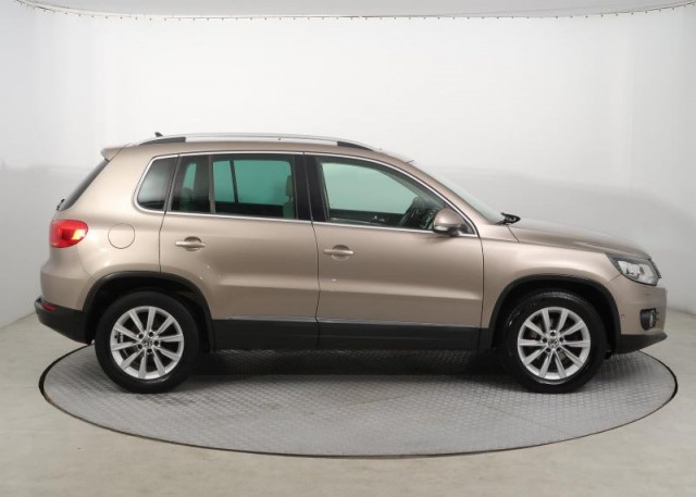 Volkswagen Tiguan  2.0 TSI Sport