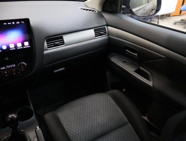 Mitsubishi Outlander  2.2 DI-D Instyle