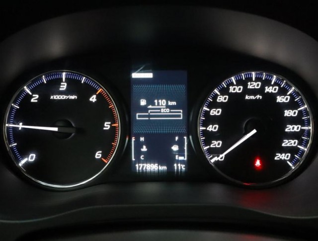 Mitsubishi Outlander  2.2 DI-D Instyle