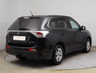 Mitsubishi Outlander  2.2 DI-D Instyle