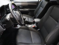 Mitsubishi Outlander  2.2 DI-D Instyle