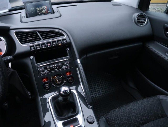 Peugeot 3008  2.0 HDi 