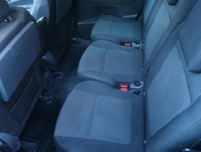 Peugeot 5008  2.0 HDI 