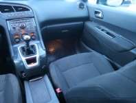 Peugeot 5008  2.0 HDI 