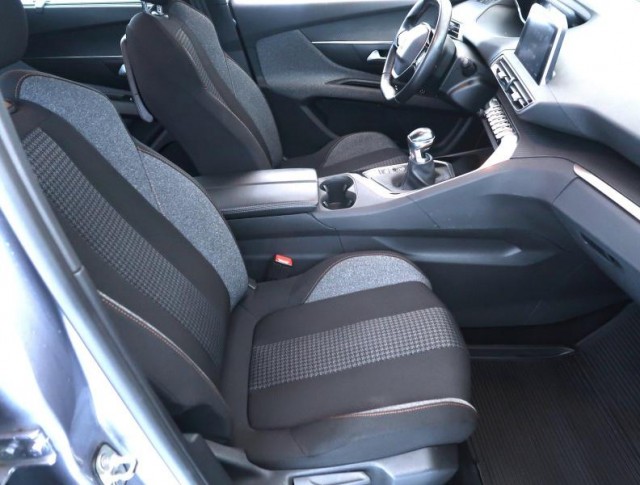 Peugeot 5008  PureTech 130 Active Pack