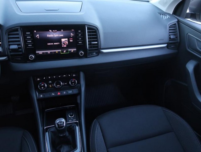 Škoda Karoq  1.5 TSI Fresh