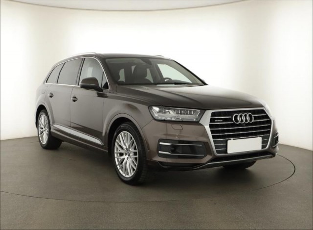Audi Q7  3.0 TDI 