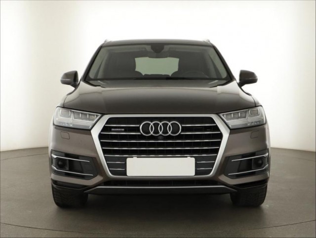 Audi Q7  3.0 TDI 