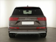 Audi Q7  3.0 TDI 