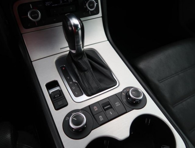 Volkswagen Touareg  3.0 TDI 