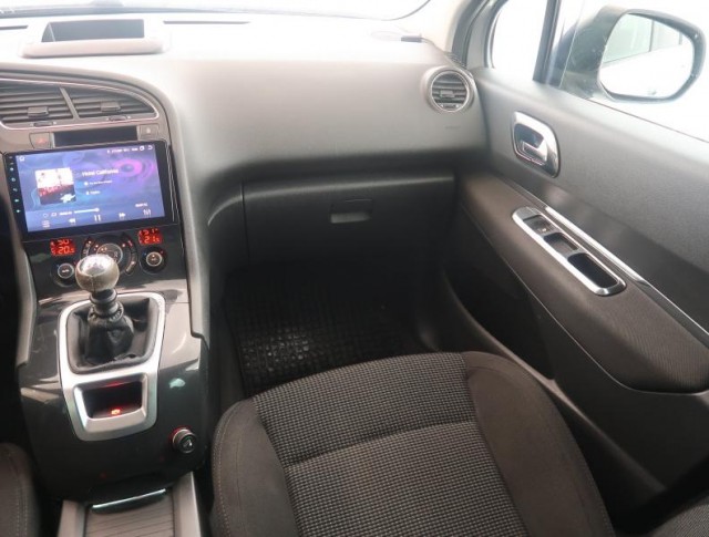 Peugeot 5008  1.6 HDi 