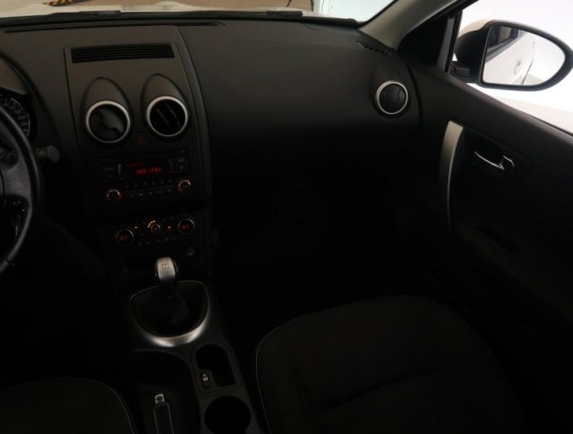 Nissan Qashqai  1.6 