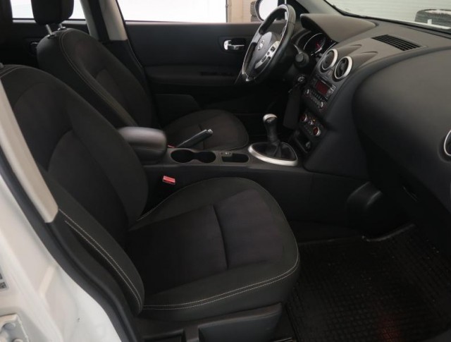 Nissan Qashqai  1.6 