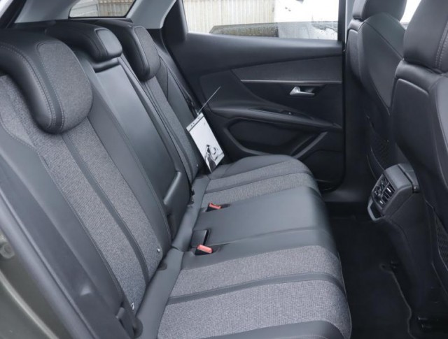 Peugeot 3008  1.5 BlueHDi Active