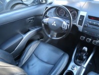 Mitsubishi Outlander  2.2 DI-D Instyle