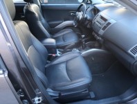 Mitsubishi Outlander  2.2 DI-D Instyle