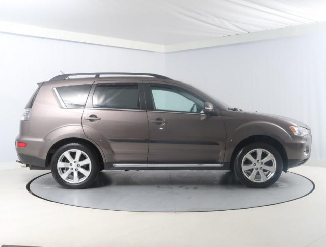 Mitsubishi Outlander  2.2 DI-D 