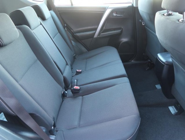 Toyota RAV 4  2.0 VVT-i Selection