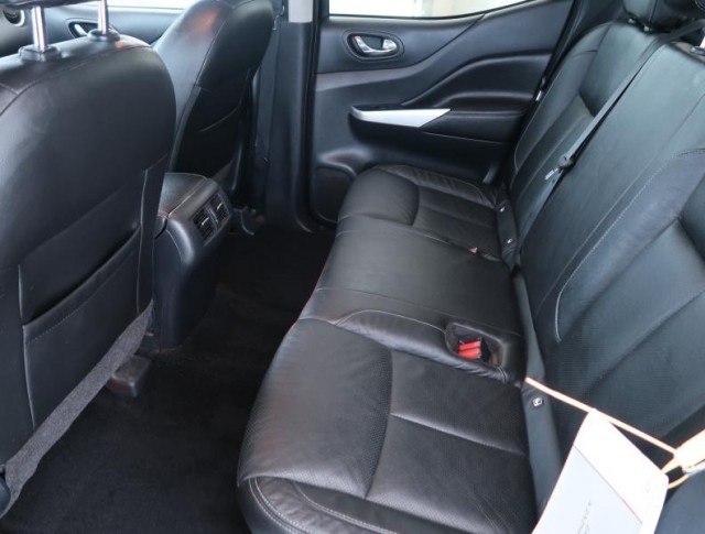 Nissan Navara  2.3 dCi 
