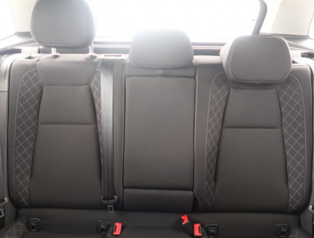 Škoda Karoq  1.0 TSI Ambition Plus